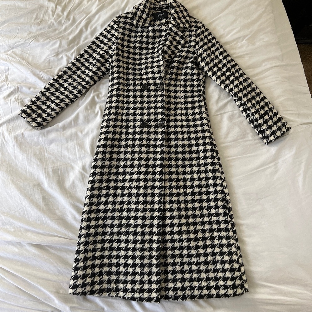 Houndstooth Trench